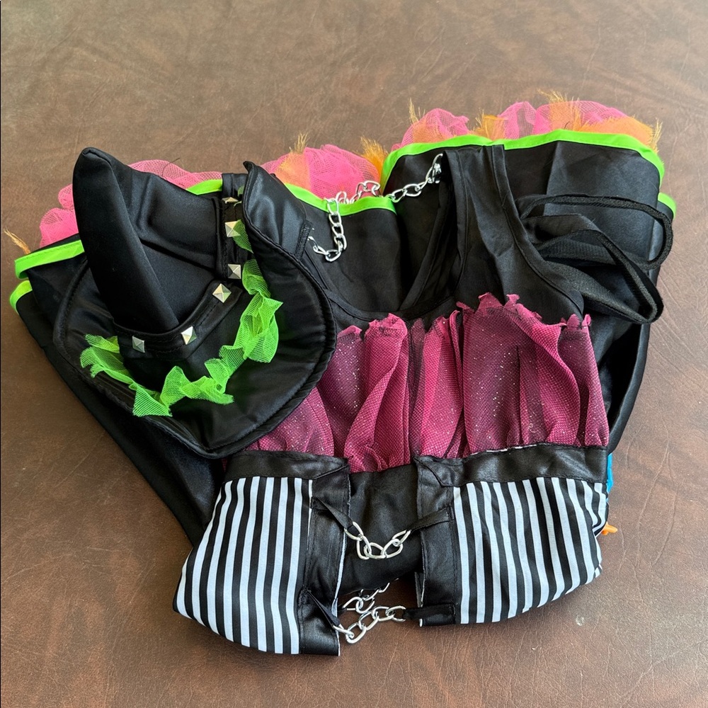 Drama Queen/Rockin Out Witch Costume Tween medium 5-7